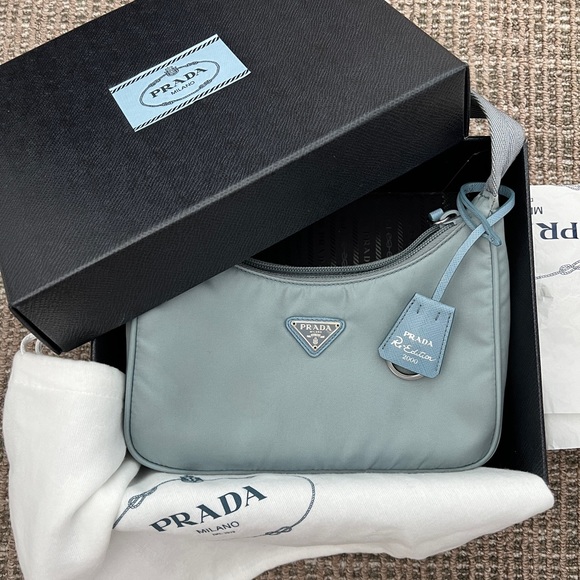 Prada Re-Edition 2000 - Picture 4 of 5